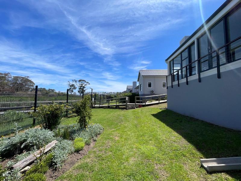 To Let 2 Bedroom Property for Rent in Keurbooms Western Cape